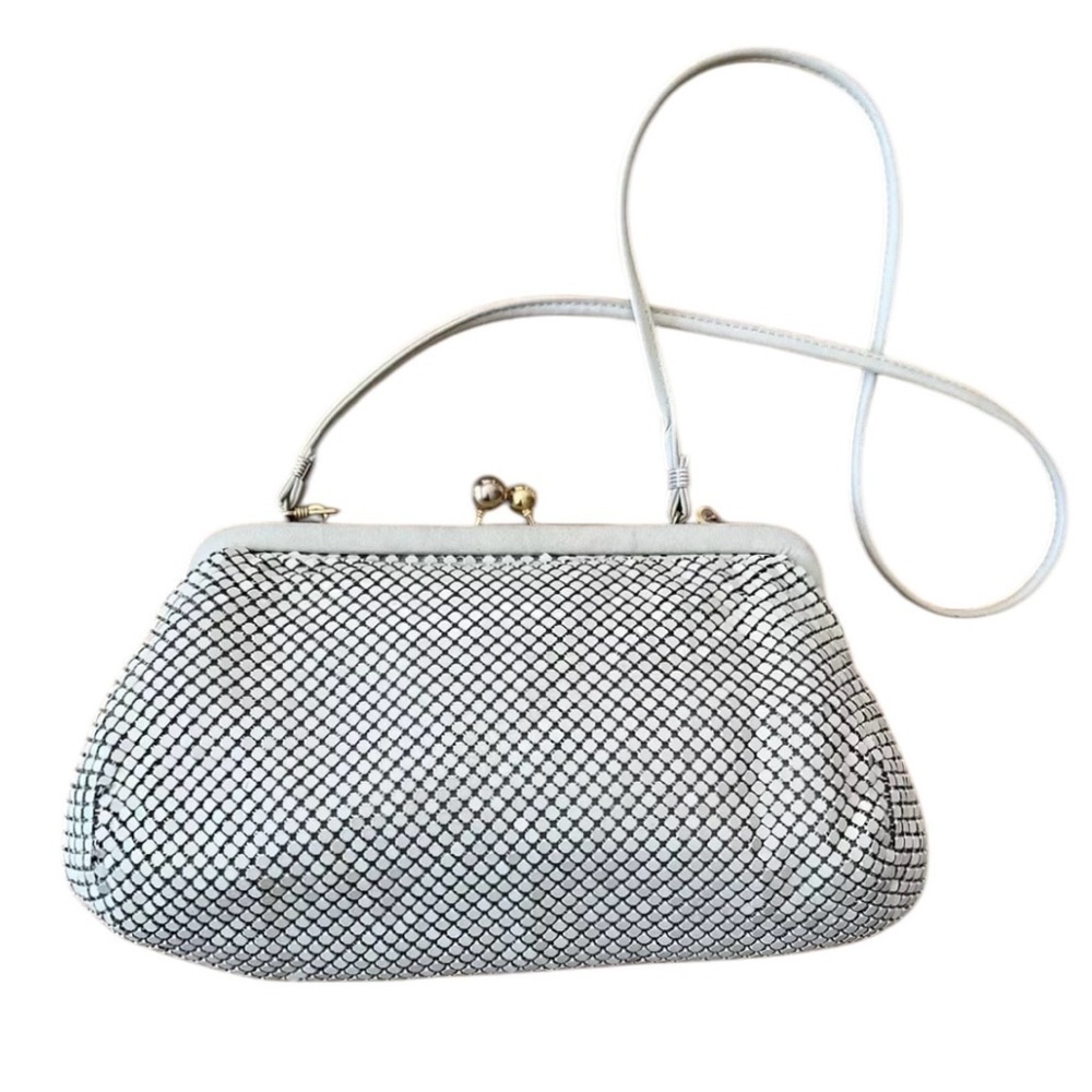 Vintage Whiting & Davis White Mesh Hand Bag Purse Kiss Closure, Shoulder Strap